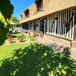 La Chaumière Couette-café *
